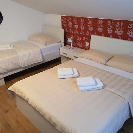 Apartma Louis Dutovlje Exterior foto