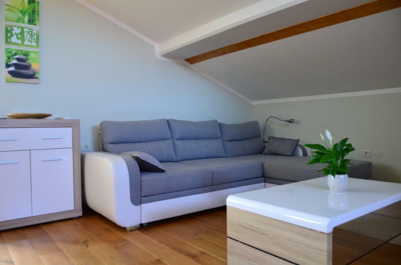 Apartma Louis Dutovlje Exterior foto